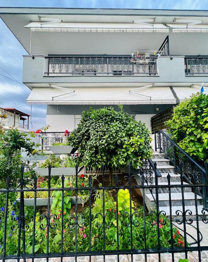 Atlantis Apartments Vrasná 外观 照片
